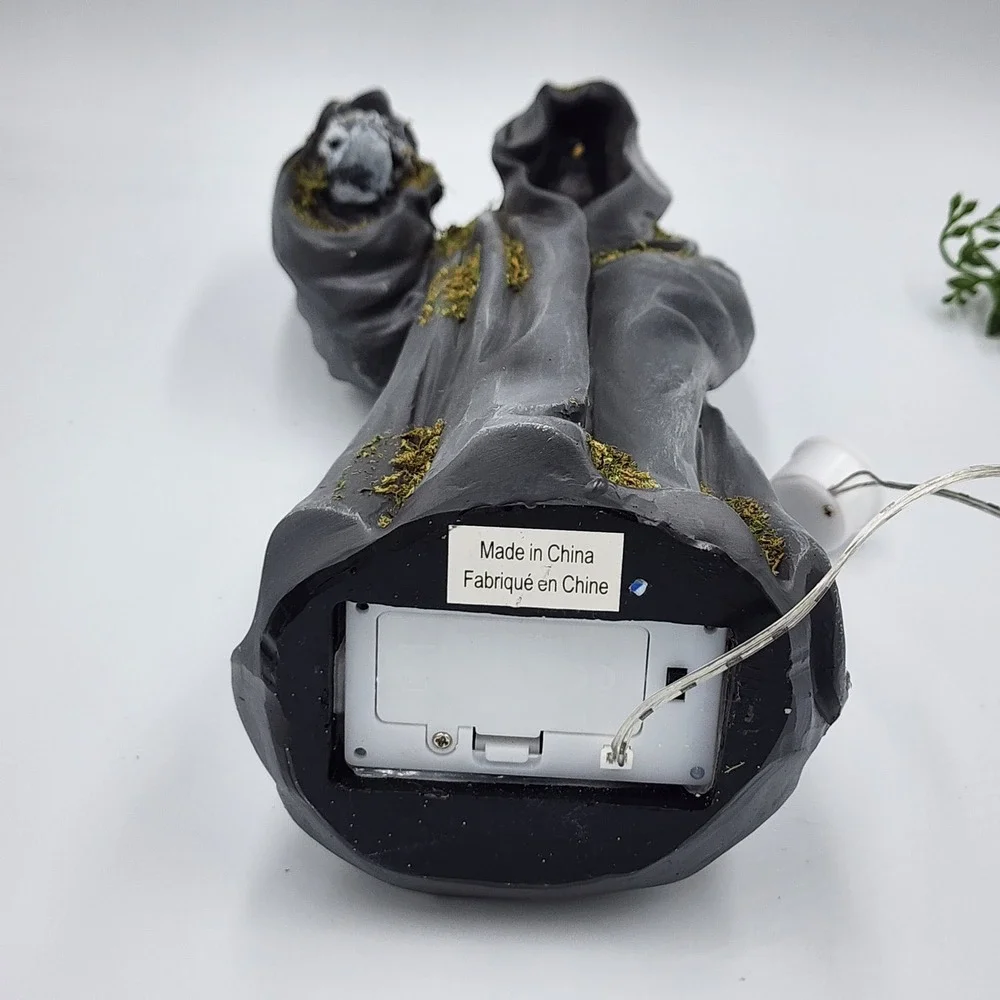 Martha Stewart Halloween Grim Reaper Figurine Gray Mossy Light Up Skull Gothic